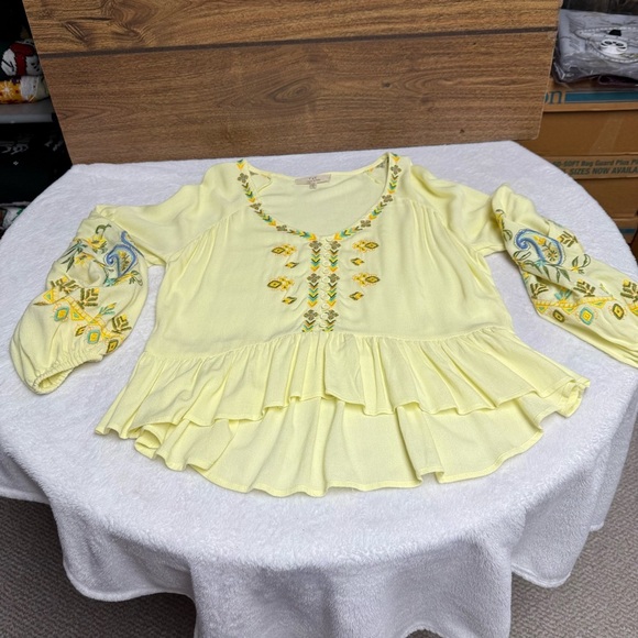 Chelsea & Violet XS Yellow Embroidered Blouse with Bell Sleeves - Picture 2 of 9